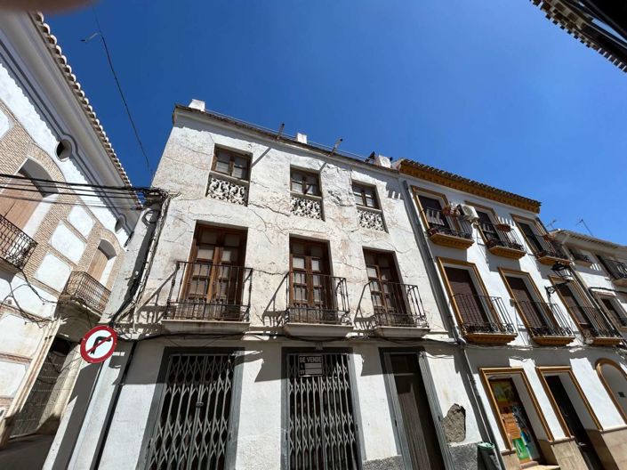 Image No.1-4 Bed Townhouse for sale