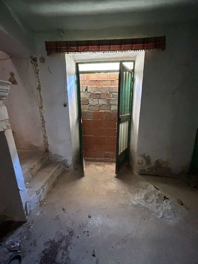 Image No.15-4 Bed Townhouse for sale