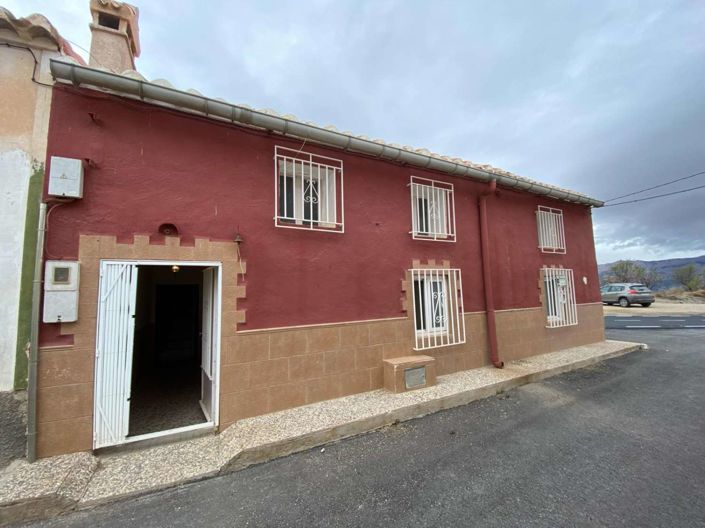 Image No.1-4 Bed Property for sale