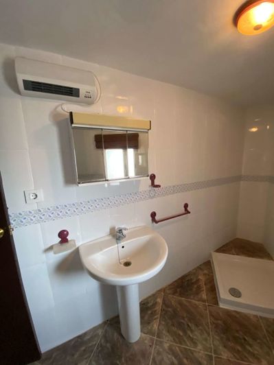 Image No.13-4 Bed Property for sale