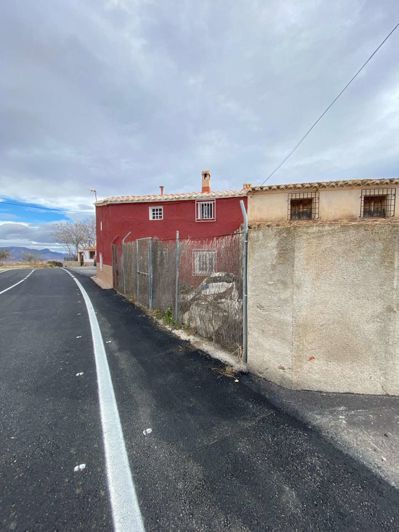 Image No.4-4 Bed Property for sale