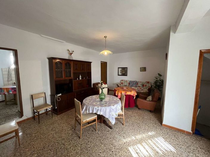 Image No.11-5 Bed Property for sale