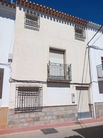 5 Bed Townhouse for sale