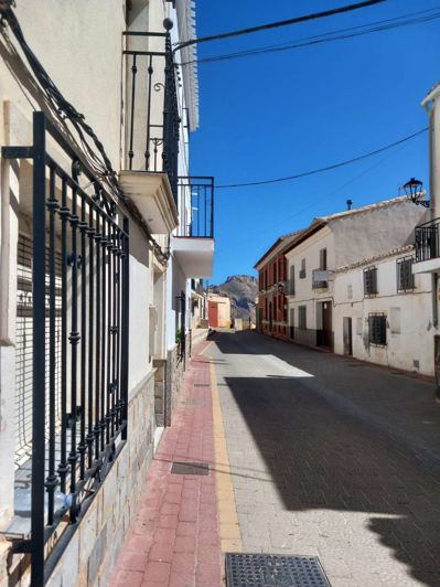 Image No.20-5 Bed Townhouse for sale