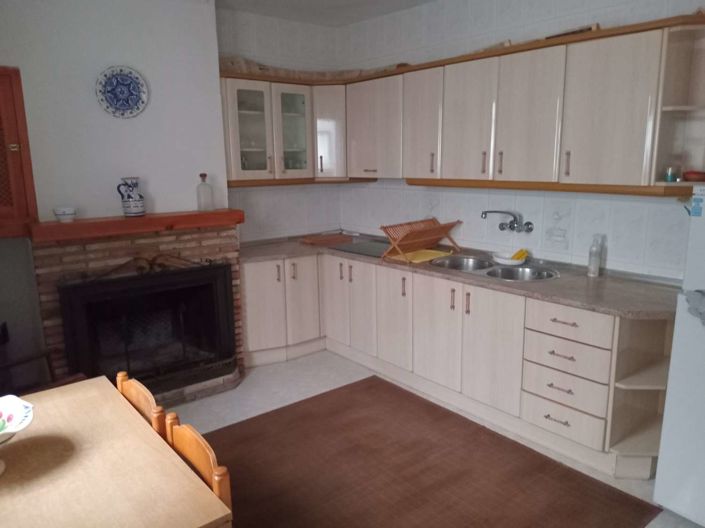 Image No.12-5 Bed Property for sale