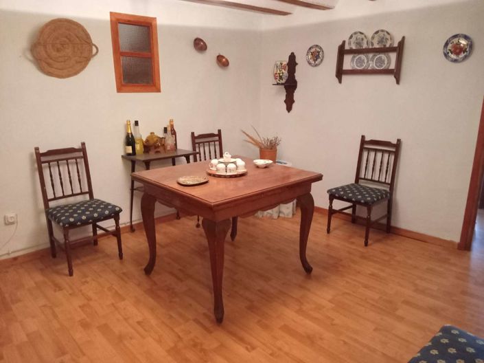 Image No.17-5 Bed Property for sale