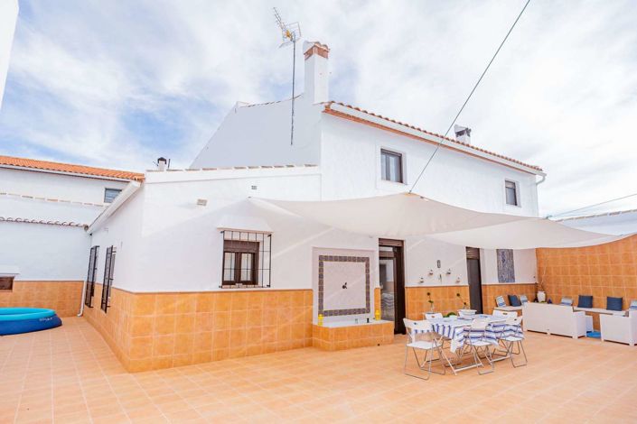 Image No.16-5 Bed Property for sale