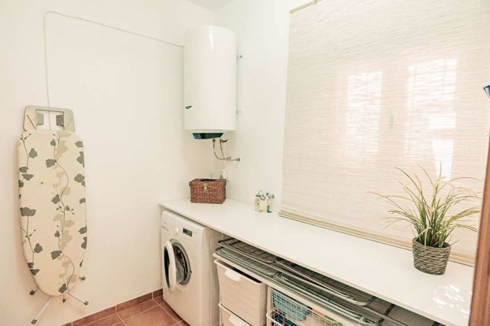 Image No.18-5 Bed Property for sale