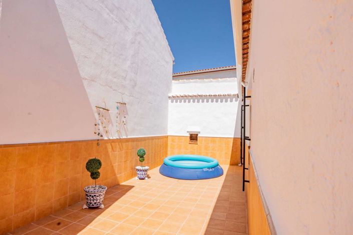 Image No.21-5 Bed Property for sale