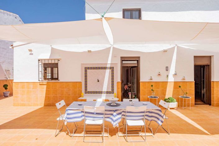 Image No.22-5 Bed Property for sale