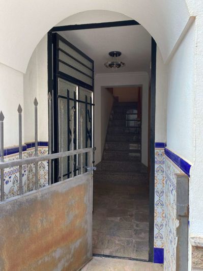 Image No.3-4 Bed Property for sale