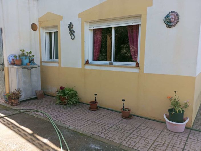 Image No.4-10 Bed Property for sale