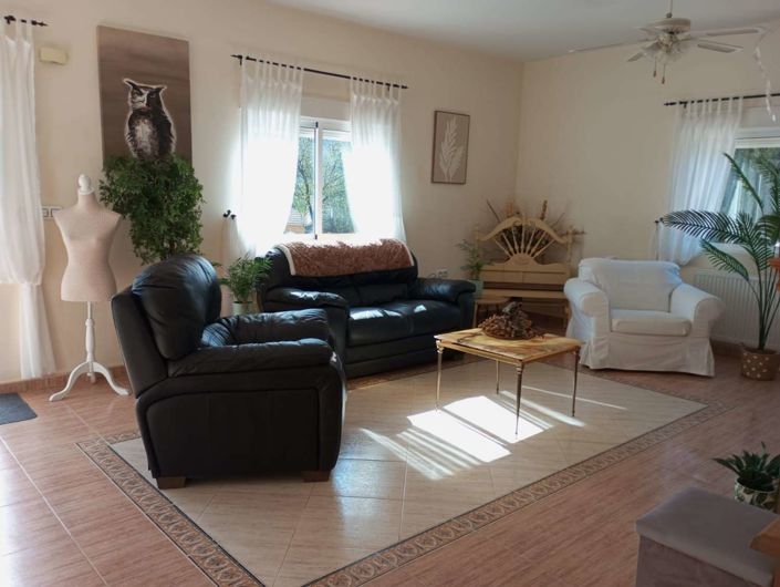 Image No.9-10 Bed Property for sale