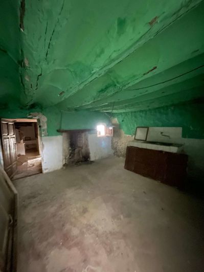 Image No.14-3 Bed Property for sale