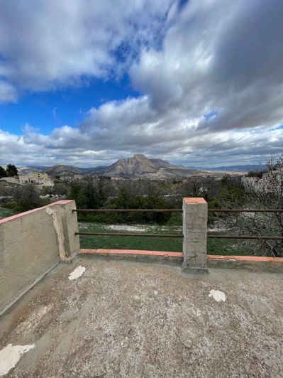 Image No.3-3 Bed Property for sale