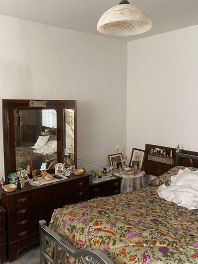 Image No.19-2 Bed Property for sale