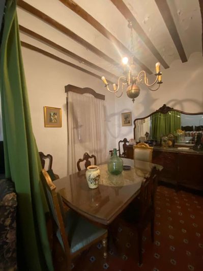 Image No.19-8 Bed Property for sale