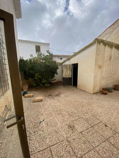 Image No.27-8 Bed Property for sale