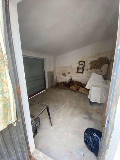 Image No.30-8 Bed Property for sale