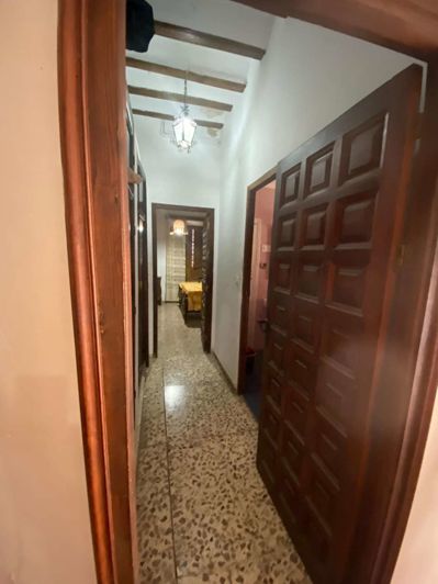 Image No.31-8 Bed Property for sale