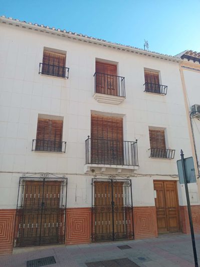 Image No.1-3 Bed Property for sale