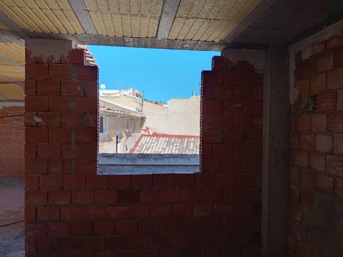 Image No.12-3 Bed Property for sale