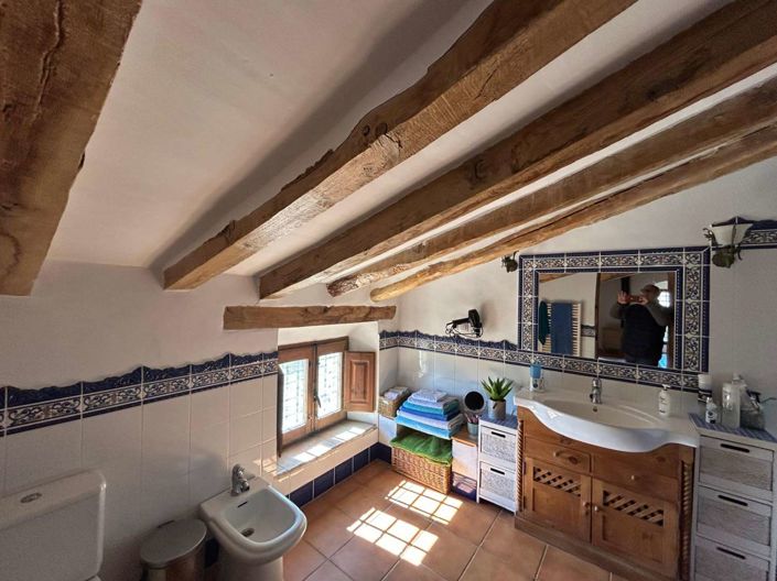 Image No.26-7 Bed Property for sale