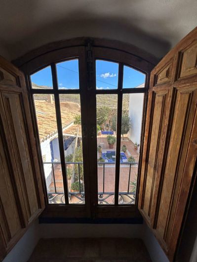 Image No.30-7 Bed Property for sale