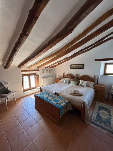 Image No.31-7 Bed Property for sale