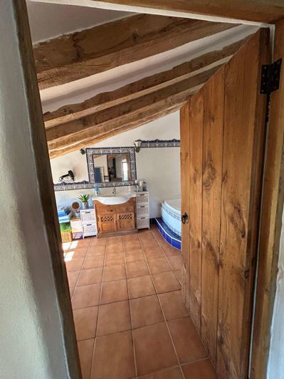 Image No.42-7 Bed Property for sale