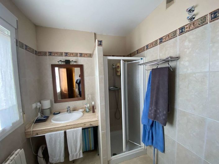 Image No.19-4 Bed Property for sale