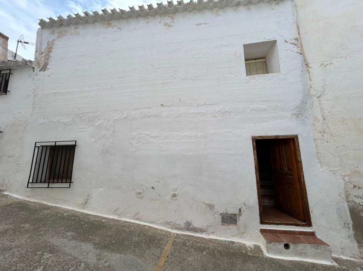 Image No.17-3 Bed Property for sale