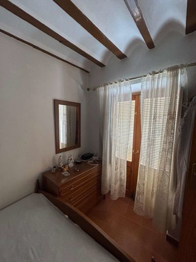 Image No.18-3 Bed Property for sale