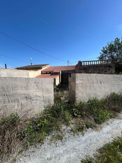 Image No.12-4 Bed Property for sale