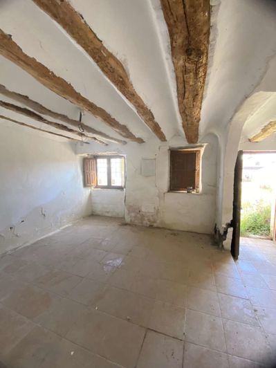 Image No.18-4 Bed Property for sale