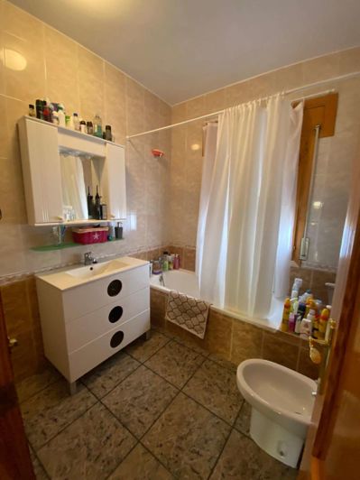 Image No.28-3 Bed Property for sale