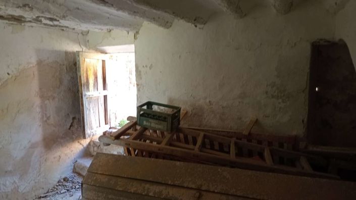 Image No.13-1 Bed Property for sale