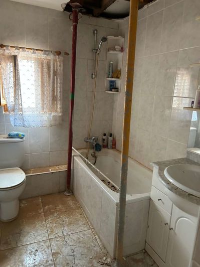 Image No.22-6 Bed Townhouse for sale