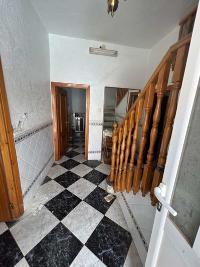 Image No.42-6 Bed Townhouse for sale