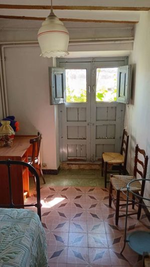 Image No.10-6 Bed Property for sale