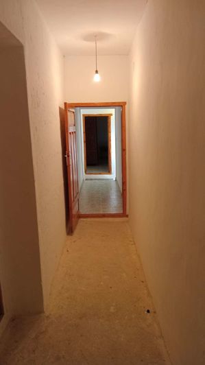 Image No.13-6 Bed Property for sale