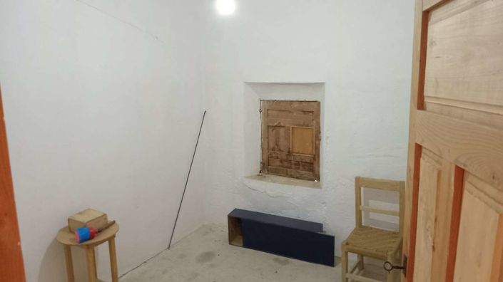 Image No.15-6 Bed Property for sale