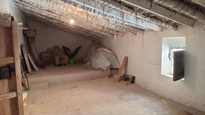 Image No.21-6 Bed Property for sale