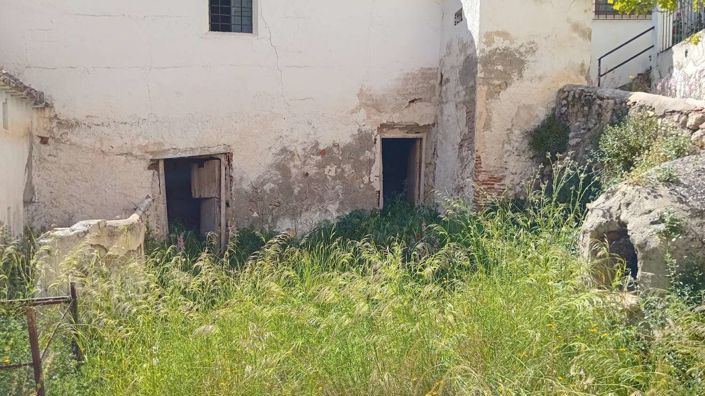 Image No.25-6 Bed Property for sale