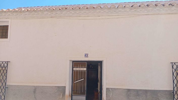 Image No.3-6 Bed Property for sale