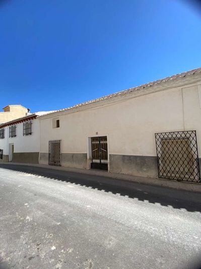 Image No.36-6 Bed Property for sale