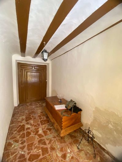 Image No.4-6 Bed Property for sale