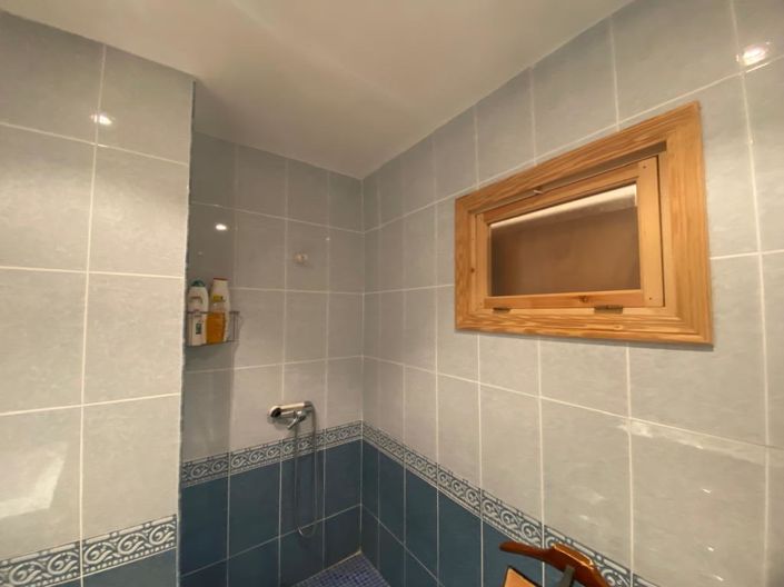 Image No.10-3 Bed Property for sale