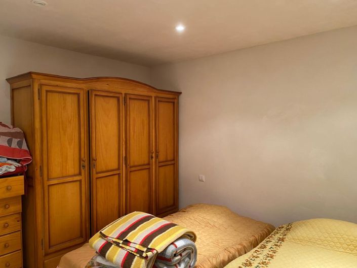 Image No.11-3 Bed Property for sale