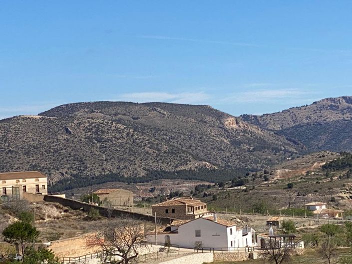 Image No.12-3 Bed Property for sale